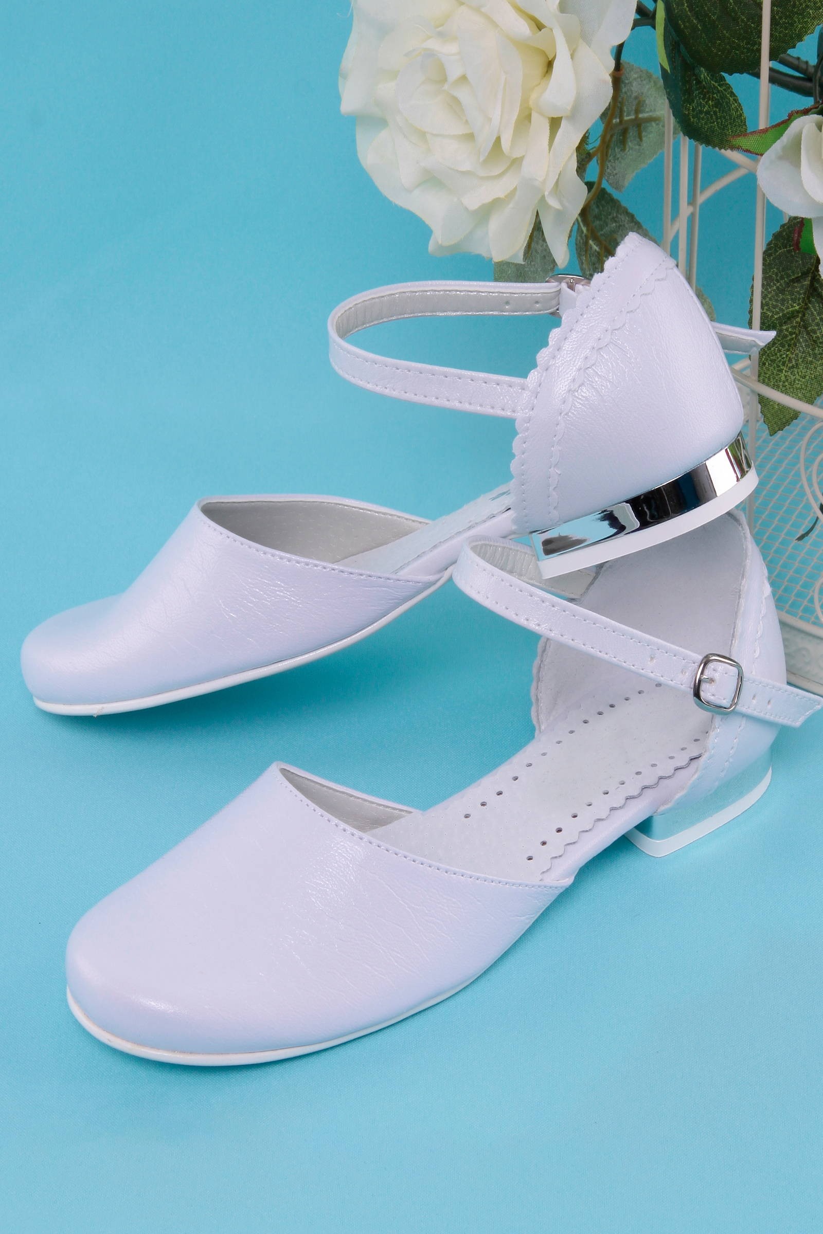 Buty komunijne 600 - obraz 0