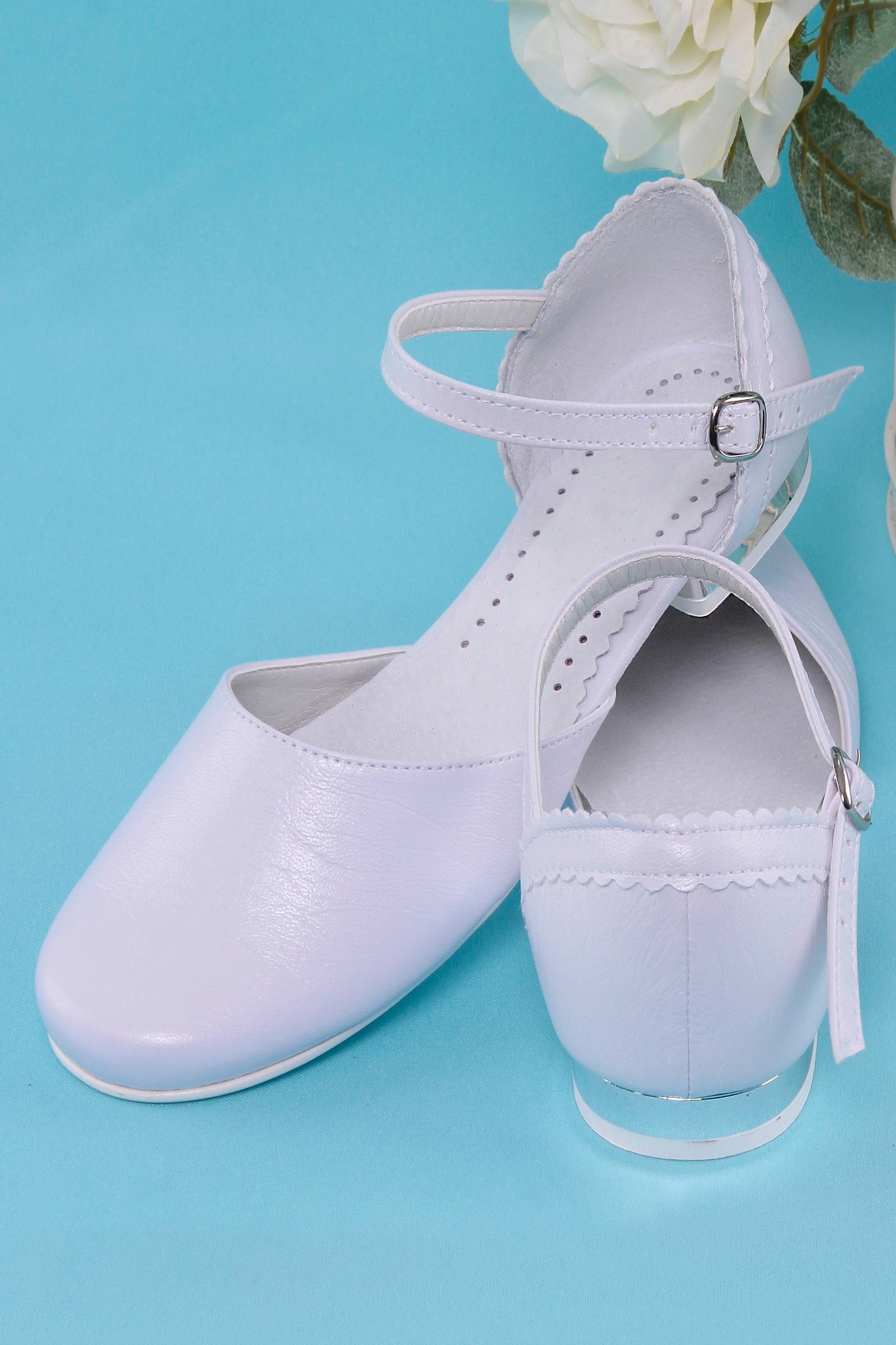 Buty komunijne 600 - obraz 1