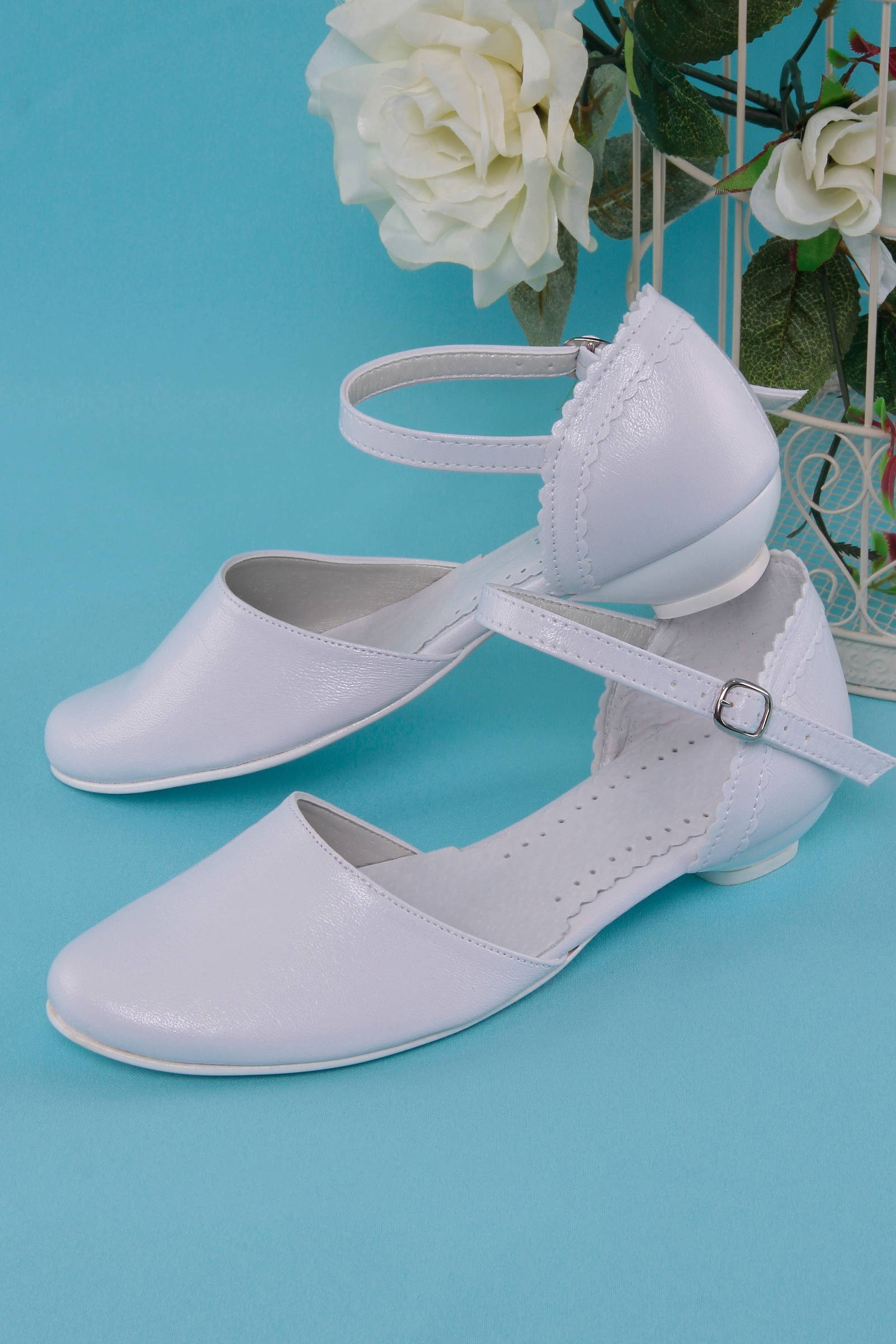 Buty komunijne 700 - obraz 1