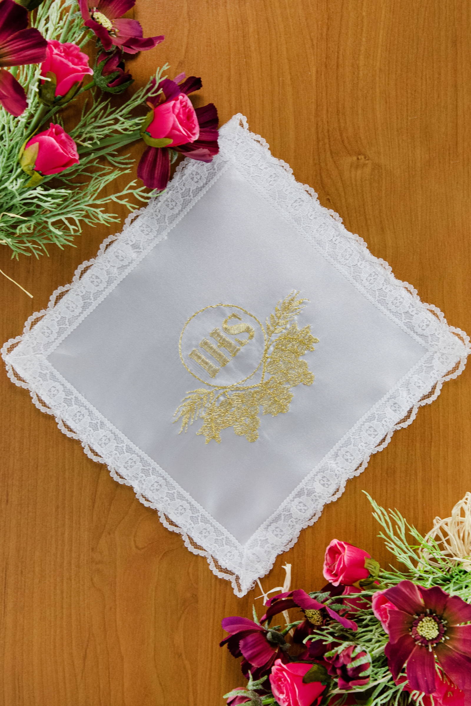 Chusteczka komunijna haftowana CH8 - obraz 0