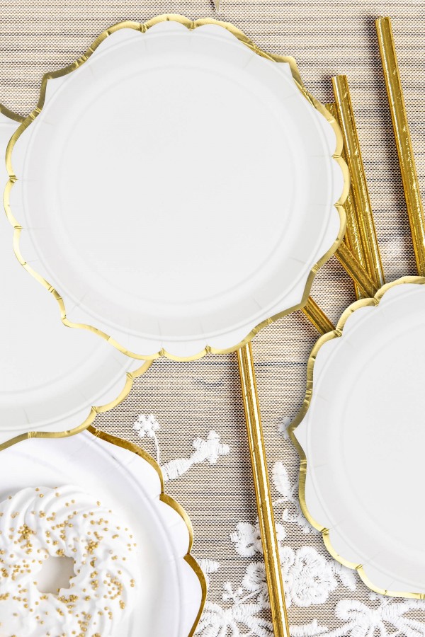 Dekoracje komunijne - talerzyki ze złotem