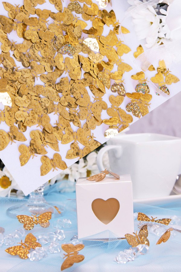 Komunijne ozdoby stołu - confetti złote motyle