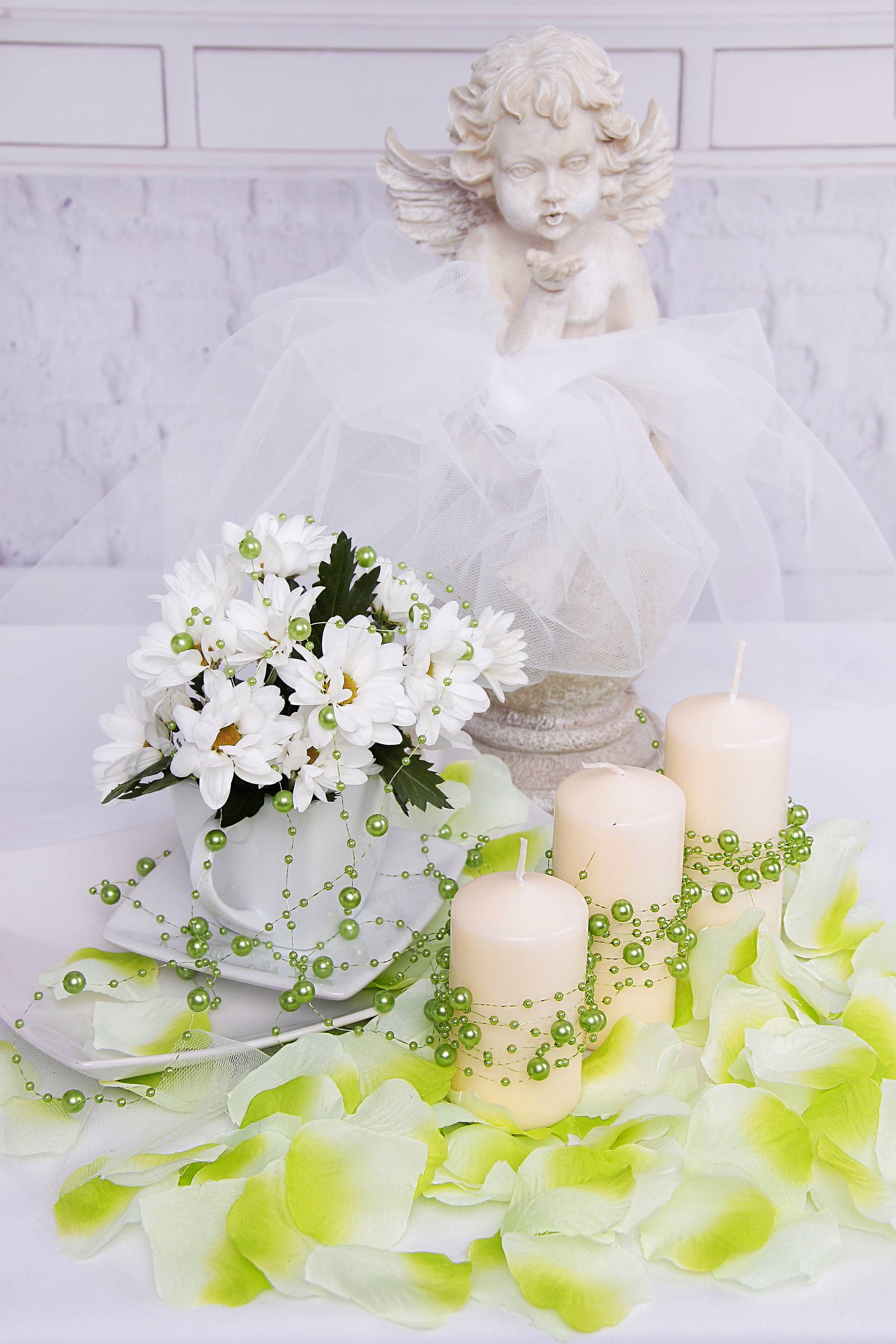 Zielona perełka w girlandzie komunijnej - obraz 1